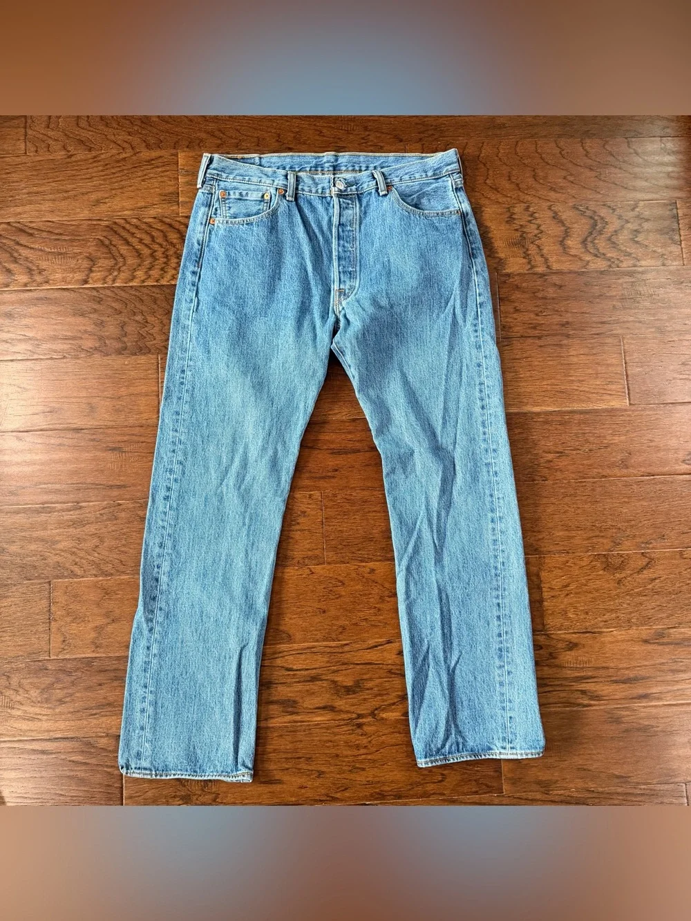 Levi’s Men’s 501 jeans 36x32 Original Button Fly Straight Leg Medium Wash Denim